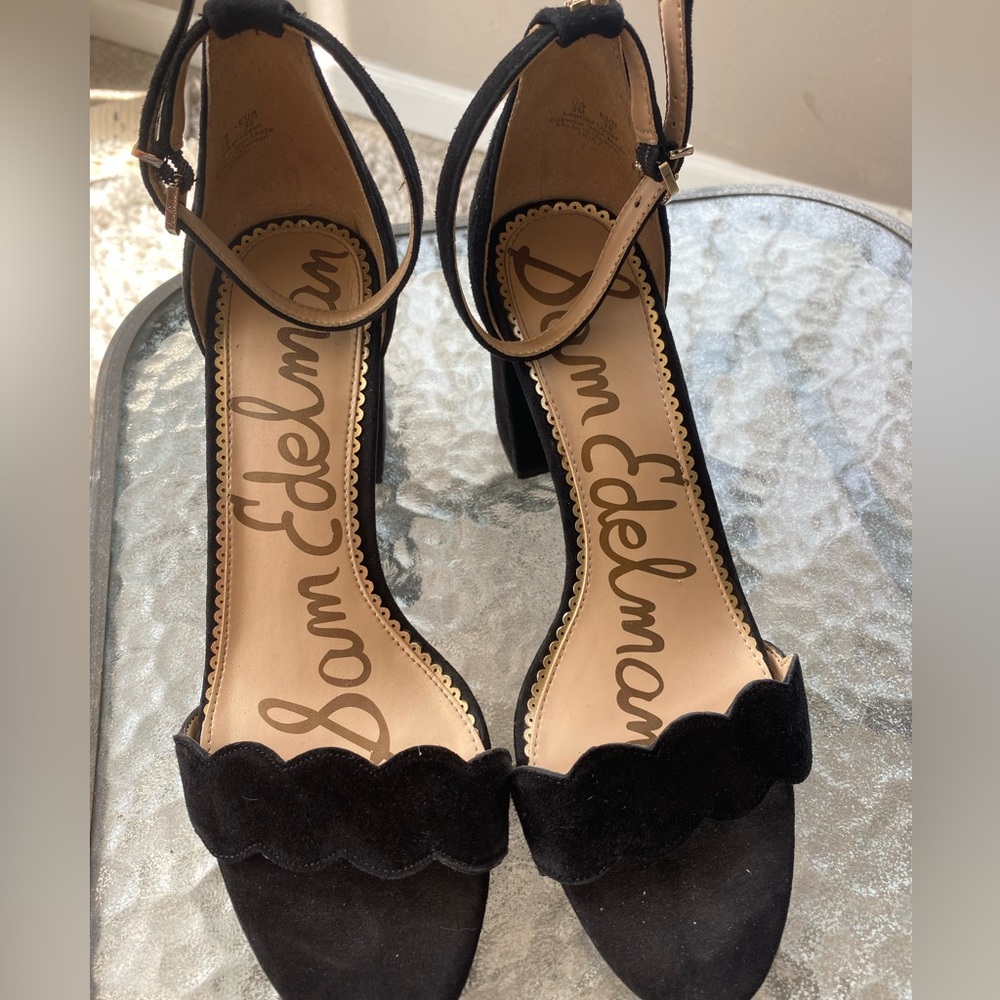 Sam Edelman Woman’s Odila Heel Sandal, Black Suede, 9US. Very cute & comfortable - Picture 3 of 9